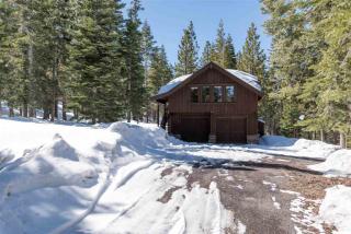 15730 Martis Peak Rd, Truckee, CA