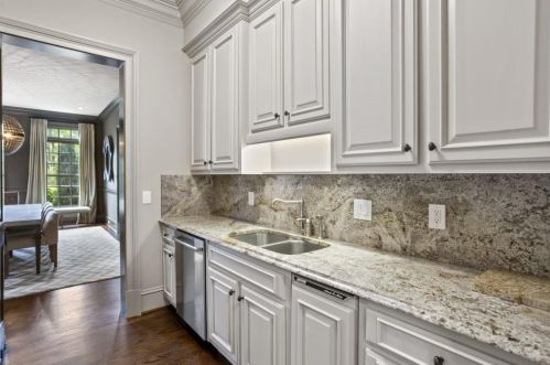 876 Berkshire Rd, Atlanta GA  30324-4930 exterior