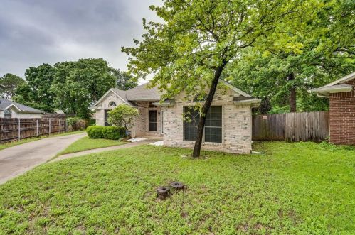 7624 Arbor Ridge Ct, Fort Worth TX  76112-4535 exterior