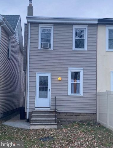 36 Champion Rd, Gloucester, NJ 08030-1549