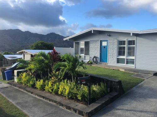 900 Aipo St, Honolulu HI  96825-2518 exterior