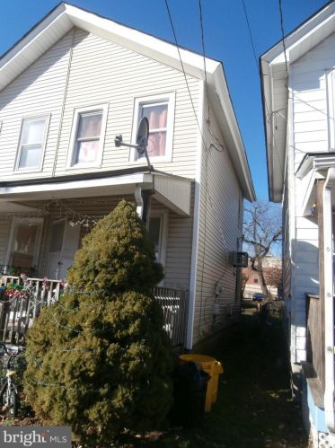 1035 Indiana Ave, Trenton, NJ 08638-3326