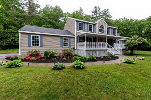 1049 River Rd, Weare, NH 03281-4747