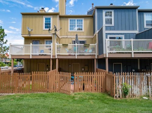 11885 Kepner Dr, Aurora CO 80012-3284 exterior