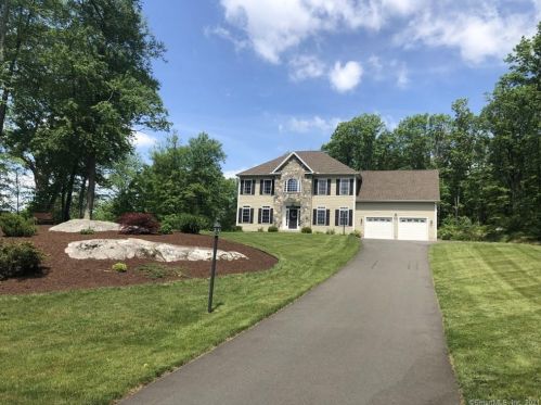 30 Ridge Ct, Cheshire, CT 06410-1236