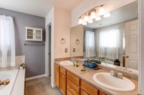 2941 Tower Way, Aurora CO 80015-3286 exterior