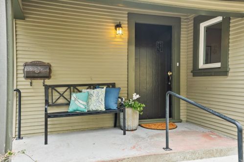 1076 Sherwood Ave, San Jose, CA 95126-1049
