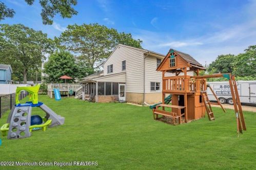 615 Carol Ave, Oakhurst, NJ 07755-2751