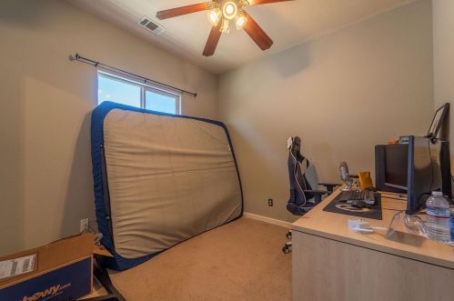 1061 Vermont Ave, Turlock CA  95380-5341 exterior