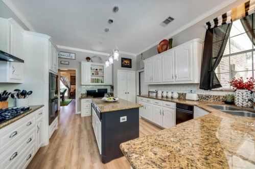 1120 Wishing Wl Ct, Cedar Hill TX 75104-8255 exterior