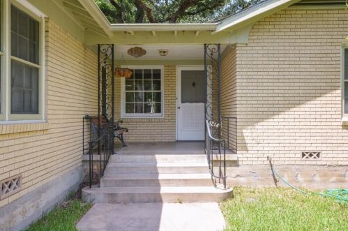 3214 Bonnie Rd, Austin TX  78703-2704 exterior