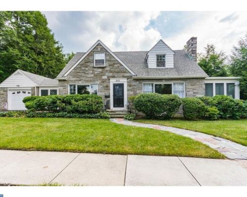 500 Crystal Lake Ave, Tavistock, NJ 08033-2808