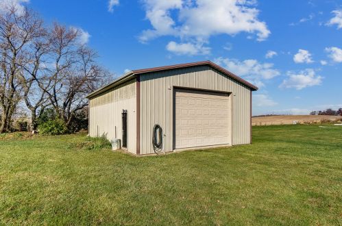 6205 Harvest St, Springfield OH  45502-7536 exterior