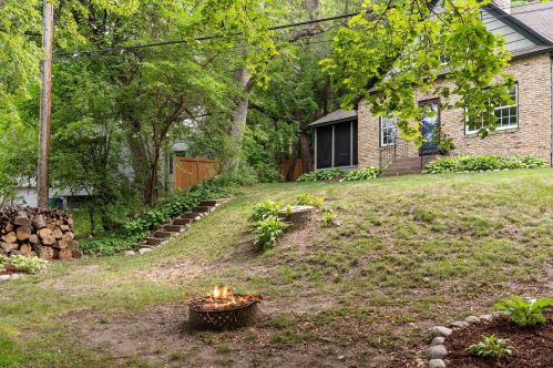 2260 Medicine Lake Blvd, Minneapolis MN  55441-4238 exterior