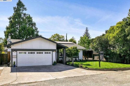 1859 Wren Ln, Concord, CA 94519-1741