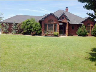 1115 Chuckwagon Dr, Mustang, OK 73064-2610