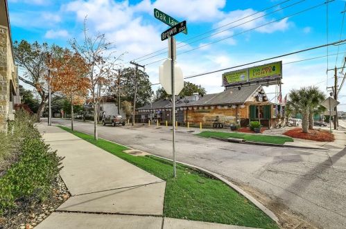3705 Brown St, Dallas, TX 75219-4013