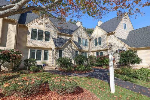 7 Heathcliff Way, Nashua, NH 03064-8120