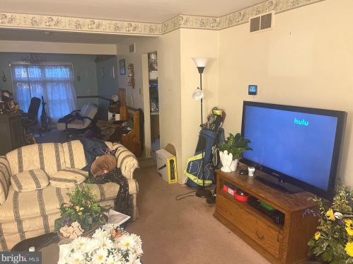 653 Annette Dr, York, PA 17403-9588