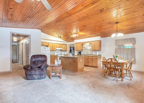 205 Lennox St, Godley, IL 60407-9062