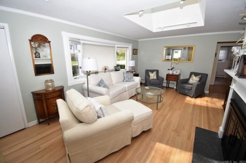 9 Yale St, Norwalk, CT 06851-3119