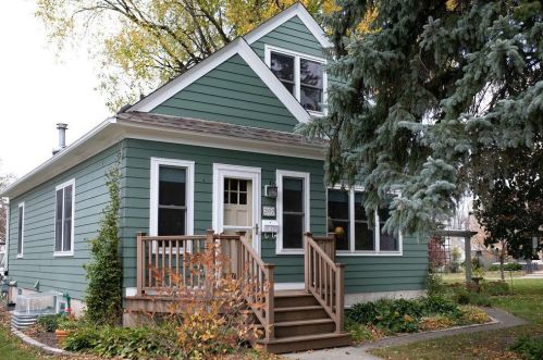 202 6th St, Morris, MN 56267-1213
