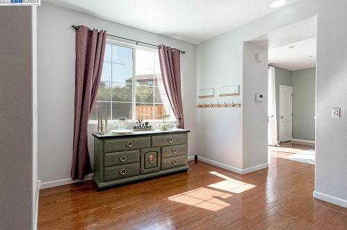 428 Daniel Ave, Tracy, CA 95391-1037