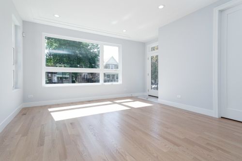 3430 Pierce Ave, Chicago, IL 60651-2343