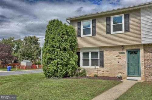 1410 Pheasant Dr, Carlisle PA  17013-1259 exterior
