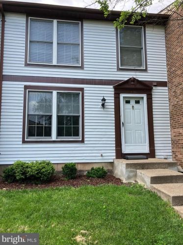 1682 Sierra Woods Ct, Herndon, VA 20194-5609