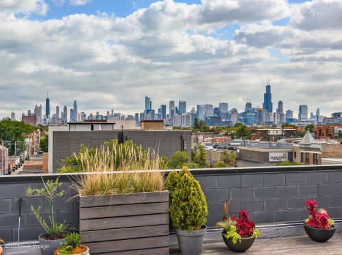 2116 Chicago Ave, Chicago IL  60622-4820 exterior