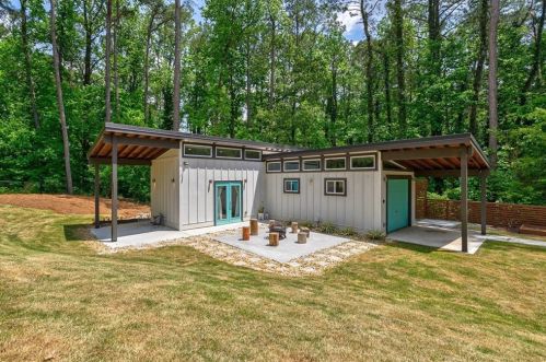 3878 Foxford Dr, Atlanta GA  30340-4407 exterior