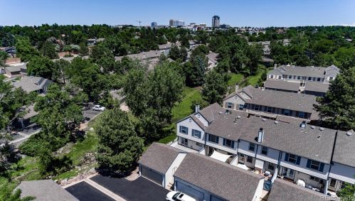 6909 Briarwood Dr, Englewood CO 80112-1160 exterior