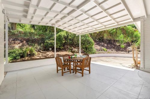 2024 Manoa Rd, Honolulu HI  96822-2120 exterior