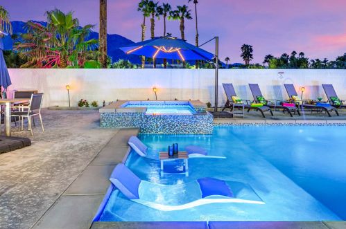 2932 Sunrise Way, Palm Springs, CA 92262-2334