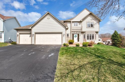 649 Falcon Ridge Rd, Saint Paul, MN 55125-1458