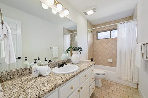 11112 Claro Vista Cv, Austin TX  78739-1917 exterior