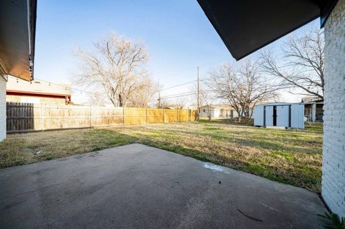 5617 Comer Dr, Fort Worth TX  76134-2205 exterior