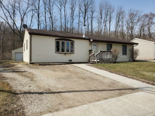 233 Rivers View Dr, Carpentersville, IL 60110-1742