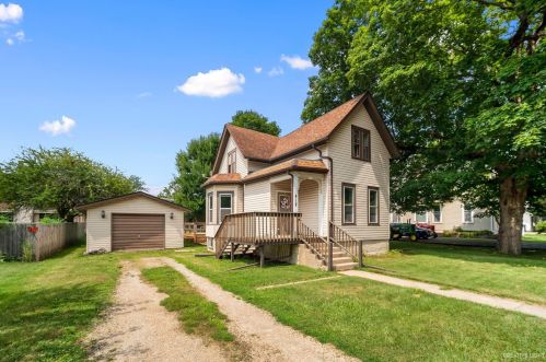 418 Grant St, Rollo, IL 60518-8120