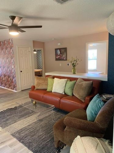5301 Apple Orchard Ln, Austin TX  78744-3062 exterior