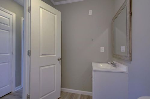 5805 Feldwood Rd, Atlanta GA  30349-2868 exterior