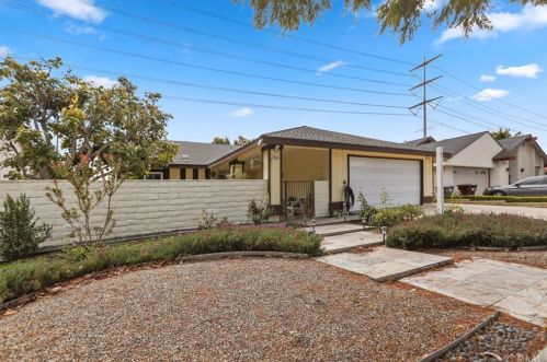 2326 Moore Ave, Santa Ana, CA 92704-6640