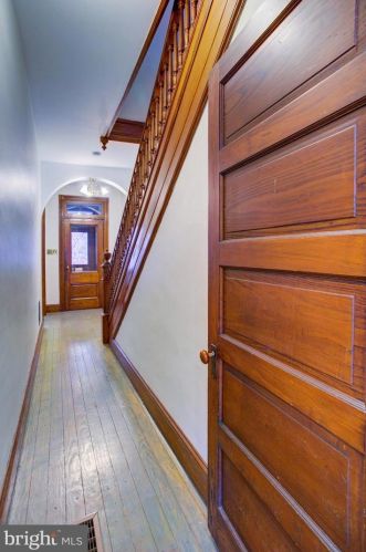 827 Walnut St, Lancaster PA  17602-2436 exterior