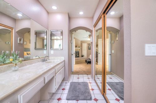 2128 Sunrise Cir, Upland CA 91784-7334 exterior