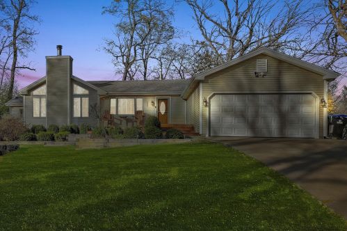9006 Vine Ave, Bull Valley, IL 60097-8820
