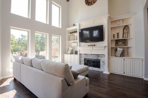 210 Wellington Rd, Irving TX 75063-7201 exterior