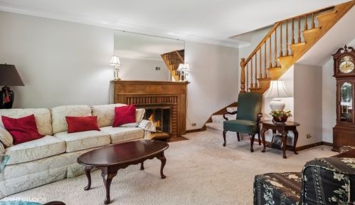 5339 Ardmore Ave, Chicago, IL 60646-6501
