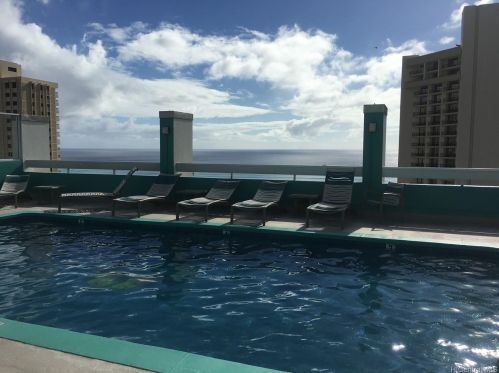 2427 Kuhio Ave, Honolulu HI  96815-3301 exterior