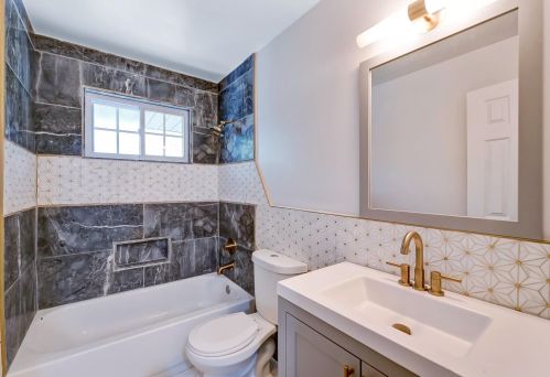 1462 Blueorchard Dr, Cincinnati OH  45230-2322 exterior